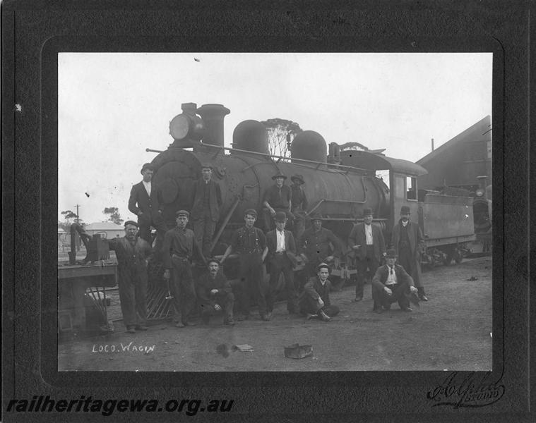 P00229
EC class 237 steam loco with railway personnel posing in front of the loco, Wagin loco depot, GSR line, front and side view, same as P07431
