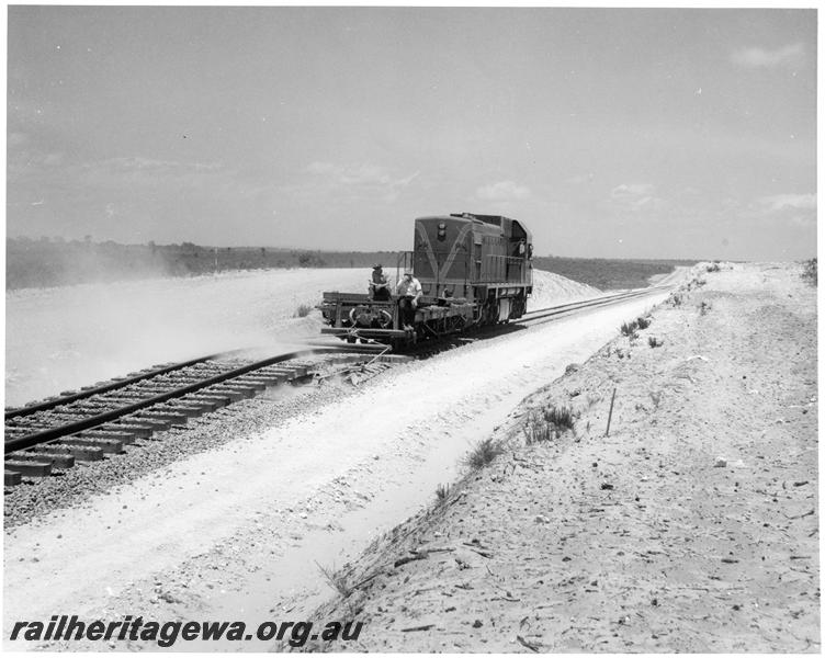 P00330
A class, ballast sled, trackwork on the Eneabba railway, DE line. same as P4425
