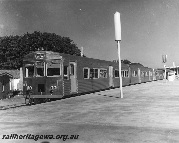 P00357
ADB/ADK railcar set, Midland Terminal, front and side view.
