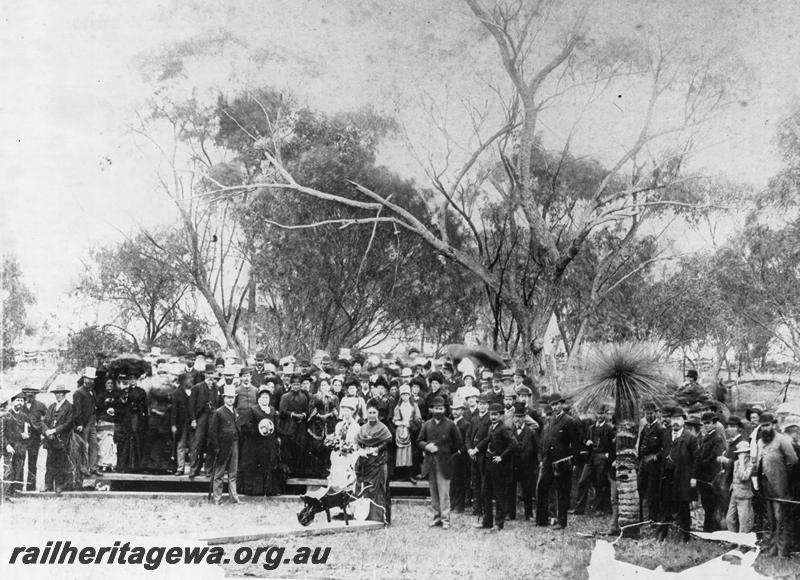 P00546
Large crowd gathered to witness the turning of the first sod of the Chidlow's Well to York Railway
