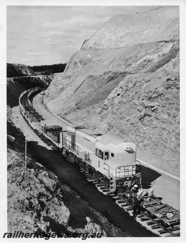 P00556
H class 3 on construction train in Windmill Cutting, Avon Valley Line, elevated view looking along the train. Same as P5186
