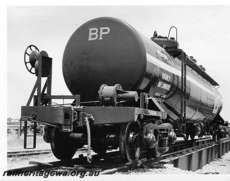 P00657
JTD class 340 bogie tank wagon owned by BP, end view
