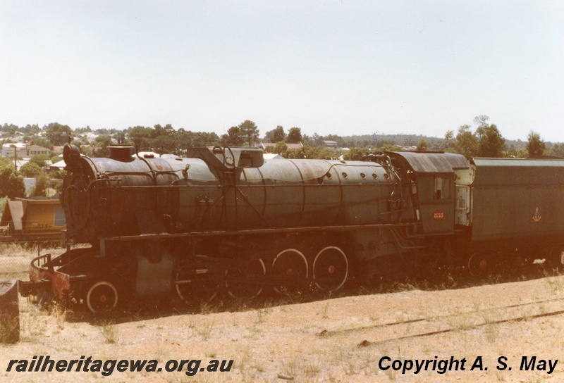 P01271
V class 1215, Collie front and side view, preserved and on display.
