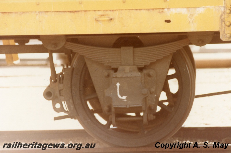 P01288
GE class four wheel open wagon, Robbs Jetty, view of the spring and axlebox detail.
