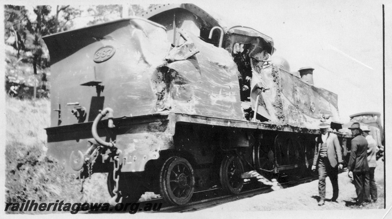 P01801
D class 387 on No. 42 Mixed showing damage to the side of the loco after being placed on the rails after being derailed at 