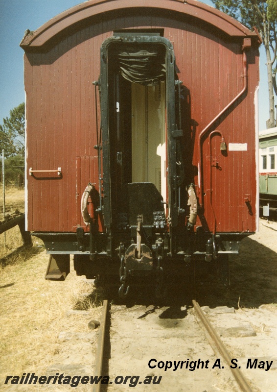 P01847
AZS class 446, ex MRWA JV class 33, Rail Transport Museum, end view
