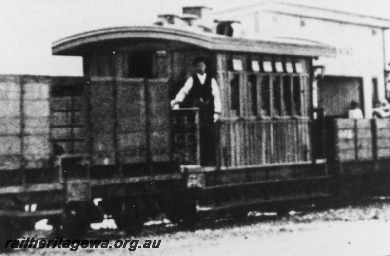 P02040
Four wheel wooded tank wagon, Al class 190, Nanine, NR line, end and side view, enlargement of P13632
