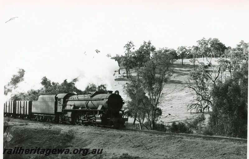 P02297
V class 1209, departing Bella for Collie, BN line, empty coal train.
