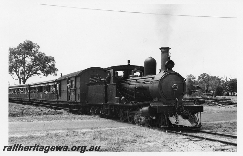 P02329
Millars loco G class 71, hauling the 