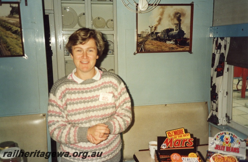 P02555
ARHS President Philippa Uhe serving afternoon tea in AV class 425 dining car (carriage).
