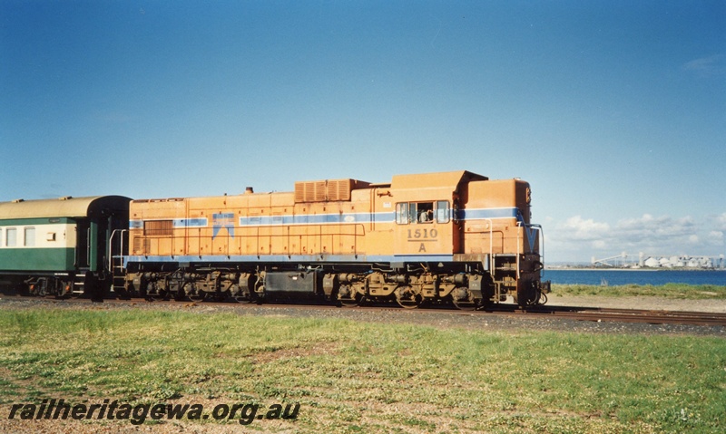 P02558
2 of 2, A class 1510 diesel locomotive on HVR tour train, side view, Bunbury, SWR.
