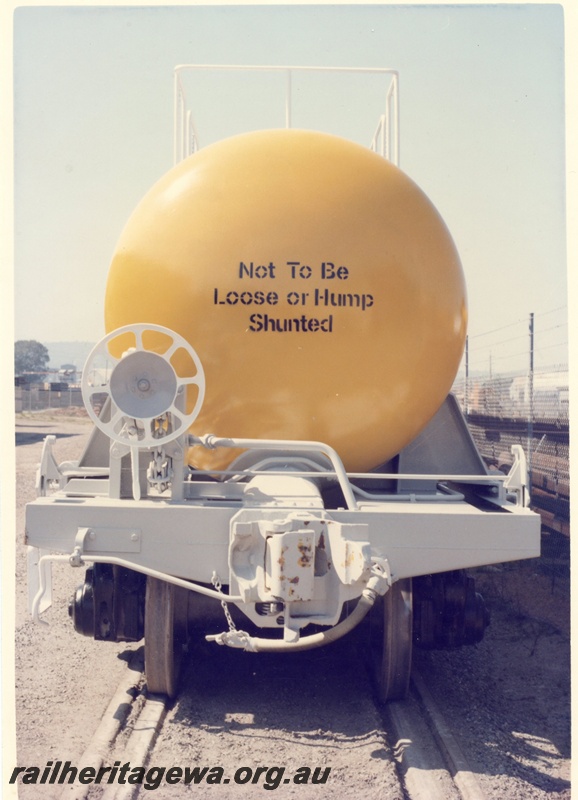 P02560
JK class caustic soda wagon, end view.
