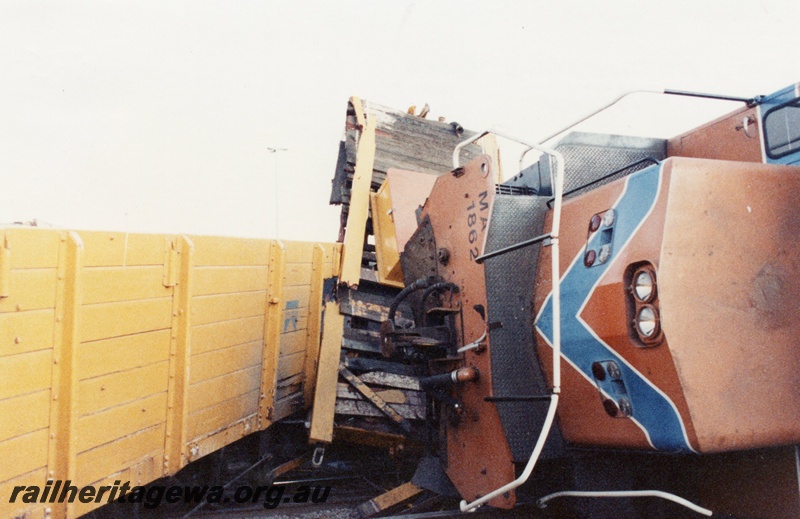 P02565
3 of 8, Derailment of MA class 1862 diesel locomotive, Forrestfield marshalling yard.
