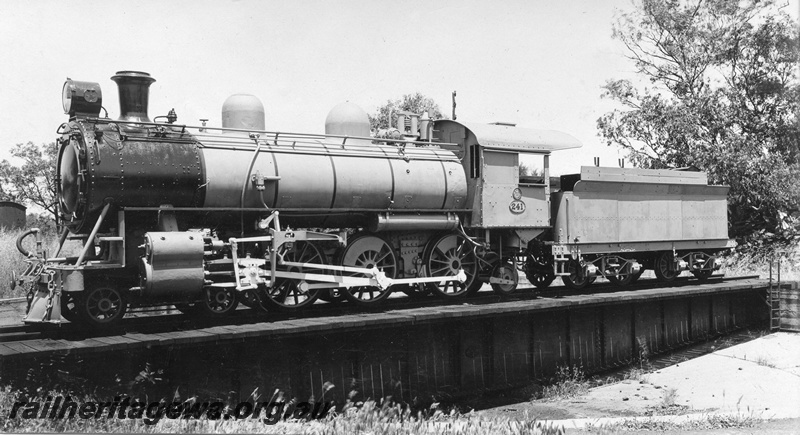 P02748
L class 241 steam locomotive which was later re-numbered 476, side view on a turntable, builders photo.
