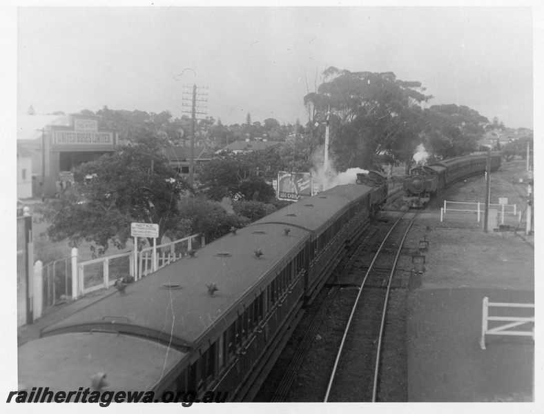 P03087
DM class 586 steam locomotive crossing DM class 587 steam locomotive at Claremont, ER line.
