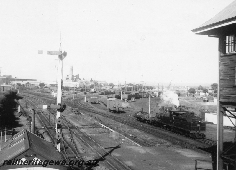 P03164
O class 88, signal, East Perth, line ER line, shunting
