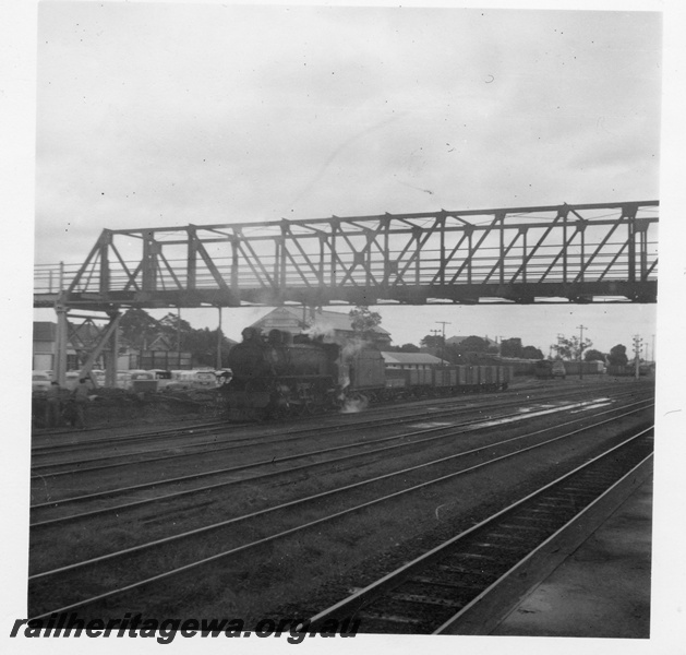 P03166
U class 651, overhead footbridge, Midland Junction, ER line, shunting
