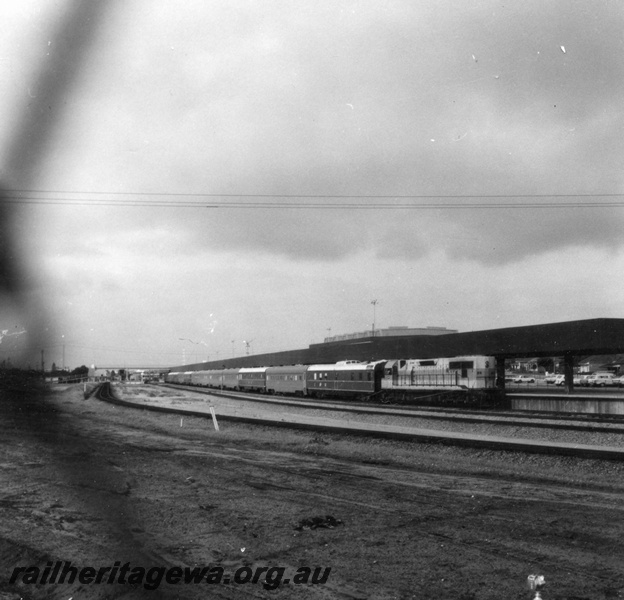 P03190
1 of 2, L class 260 diesel locomotive running long hood first, hauling the 