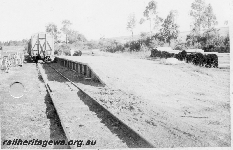 P03229
DC class van, loading dock, Diamond Tree, PP line
