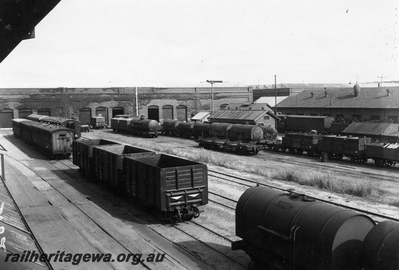 P04068
Midland Workshops, view of yard from CME Building, assorted wagons

