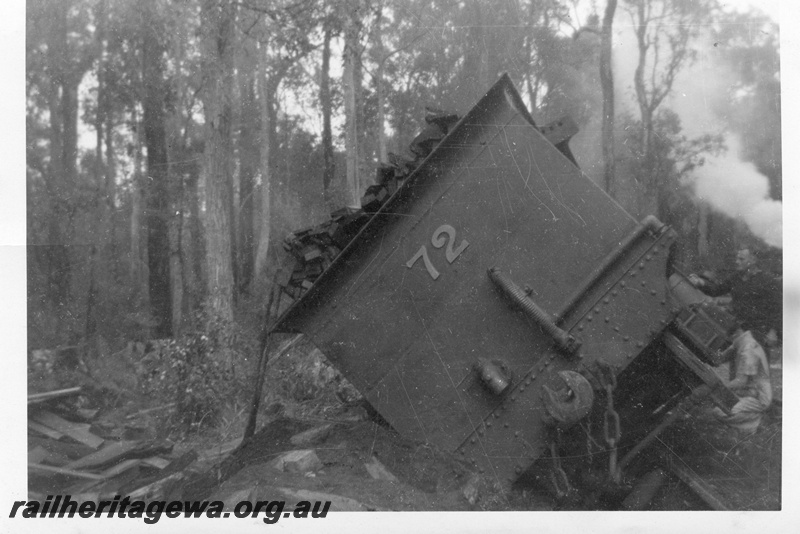 P04367
1 of 8, Derailment of Millars No.72 