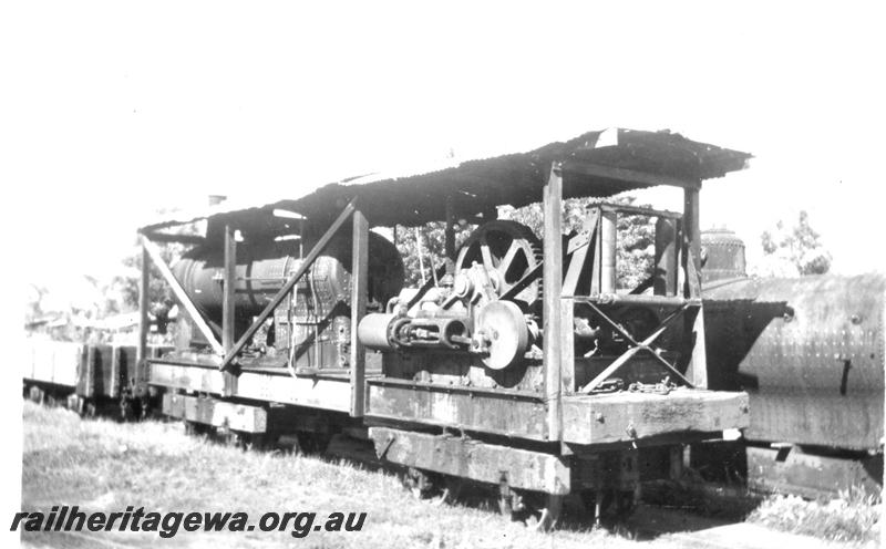 P04417
Millars log hauler No.3, Yarloop, side and end view. Opposite side to P4416.
