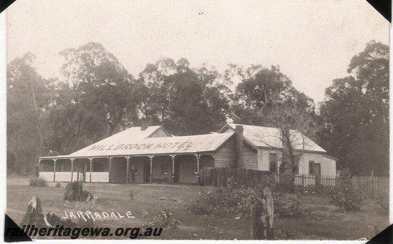 P04557
Millbrook Hotel at Jarrahdale
