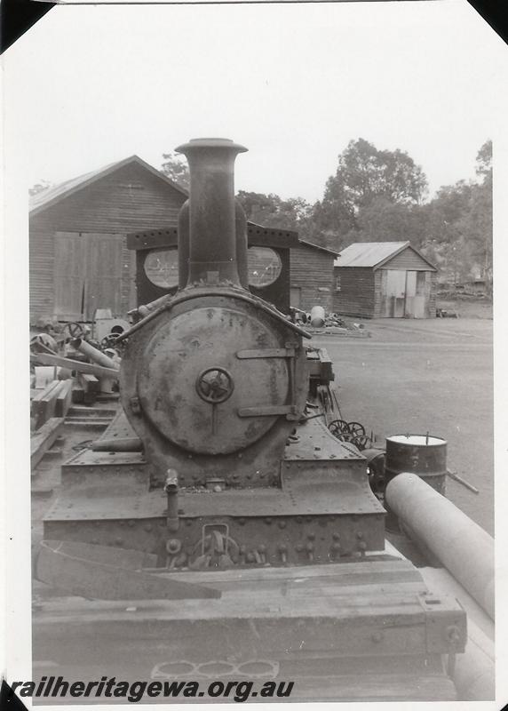 P04604
Millars loco No.72 at Yarloop, view of smoke box front.
