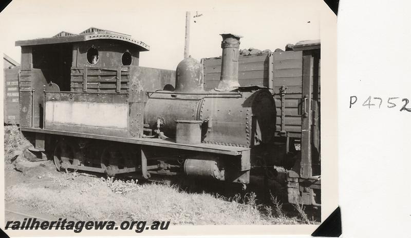 P04752
PWD loco H class18, Bunbury, derelict
