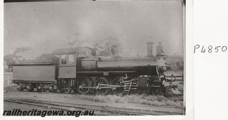 P04850
E class 324, side and front view, early version with bar cowcatcher, copy photo
