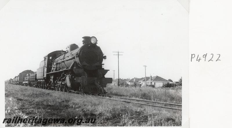 P04922
W class 915, approaching Bunbury, SWR line, on No.330 goods
