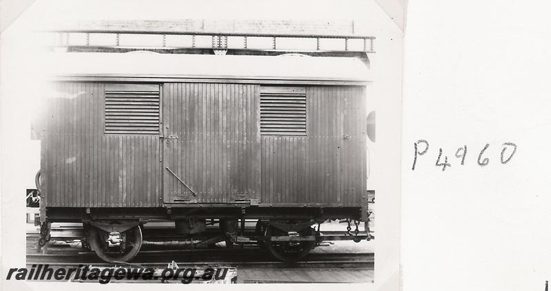 P04960
DA class louvered van
