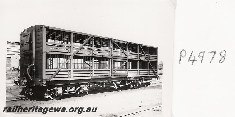 P04978
S class 3008 bogie sheep wagon, end and side view
