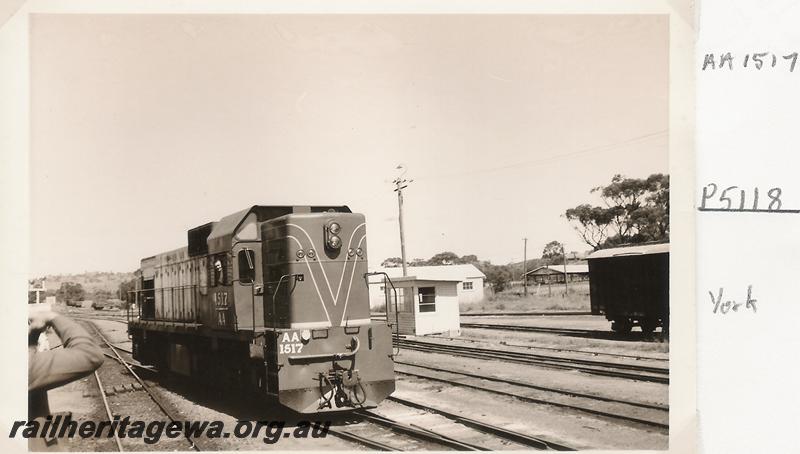 P05118
AA class 1517, wagon weighbridge, station yard, York, GSR line

