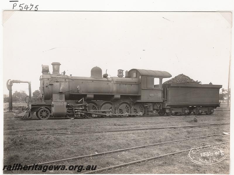 P05475
FS class 290, early style water column, side view
