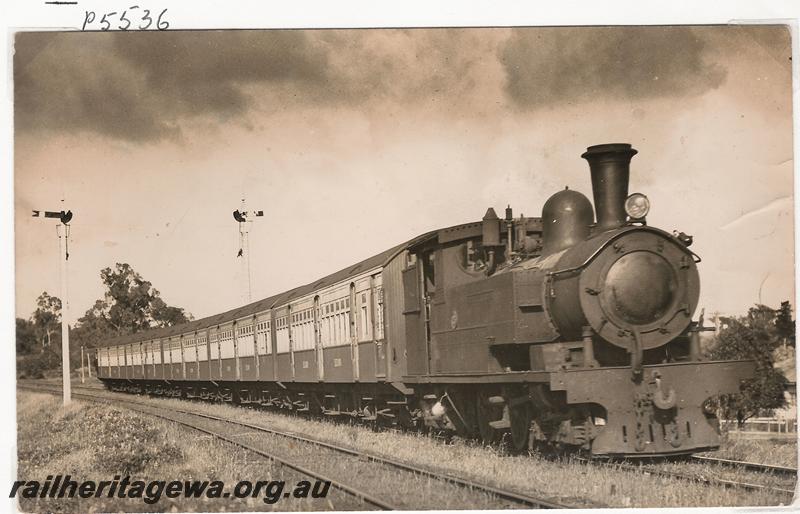 P05536
N class with AY/ AYB suburban passenger carriage set in cream and green livery
