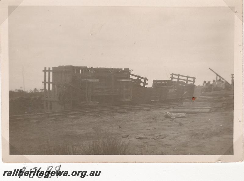 P05689
WA Goldfields Firewood Co. derailment at Kurrawang.

