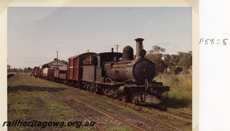 P05825
Millars loco No.70 shunting train at Yarloop, SWR line, FDM class louvered van in consist
