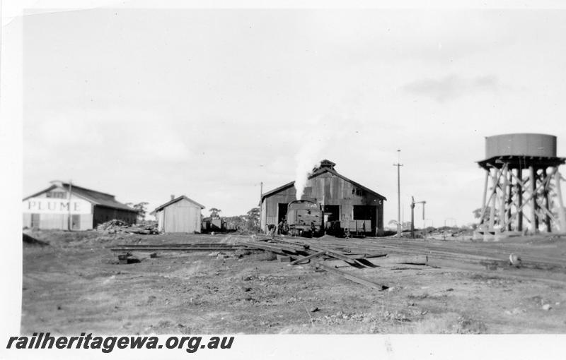 P05897
PMR class 715, loco shed, water tower, Merredin Loco depot
