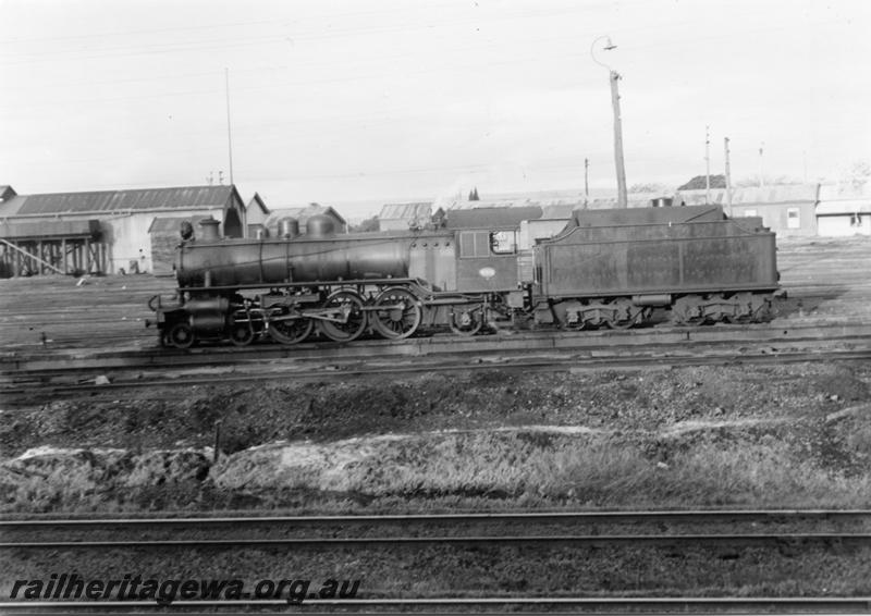 P05906
U class, East Perth, side view
