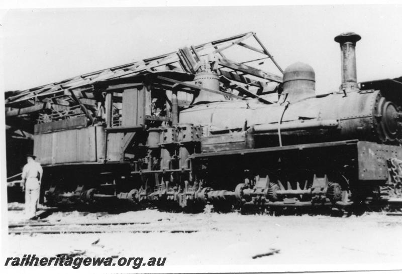 P05946
Bunnings Shay loco, Argyle, cylinder side and front view, derelict.
