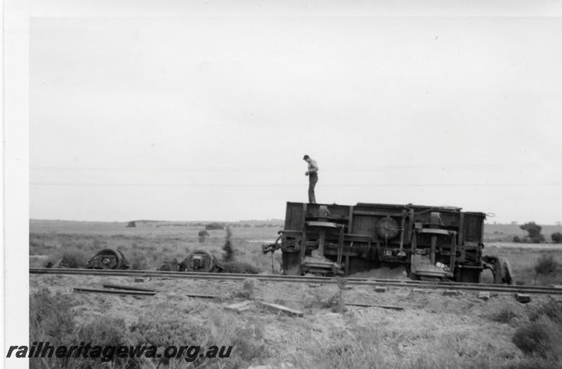 P05985
6 of 7 views of derailment at 156.75 mile on the MR line, near Coorow
