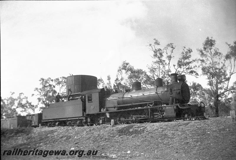 P06060
MRWA A class 26, water tower, Gingin, MR line, taking water
