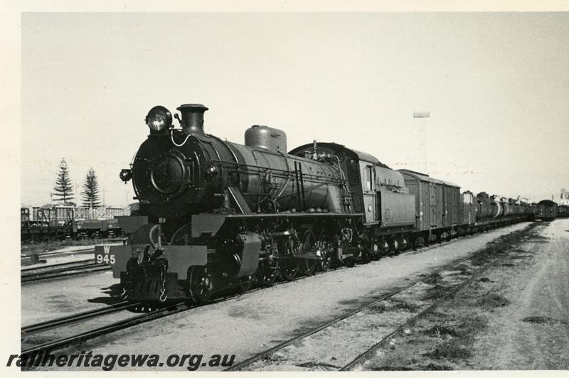 P06398
W class 945, Leighton yard, ready to depart with No.849 goods train for Midland
