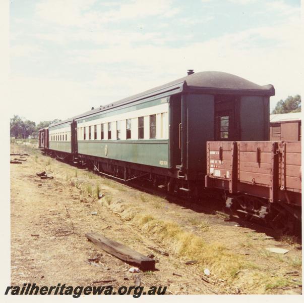 P06444
AQZ Class 415 and AQZ Class 424 sleeping carriages attached to No. 104 goods train, 