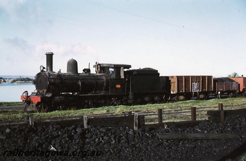 P06877
G class 123, Bunbury Yard, shunting
