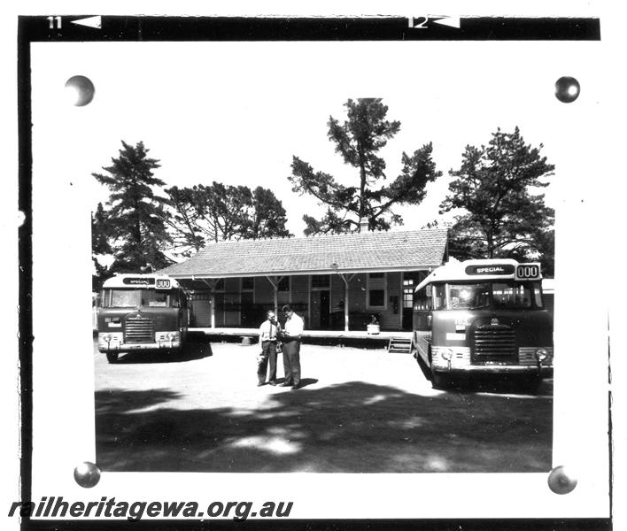 P07011
Station building, MTT buses, Kalamunda, UDRR line, being used a bus depot
