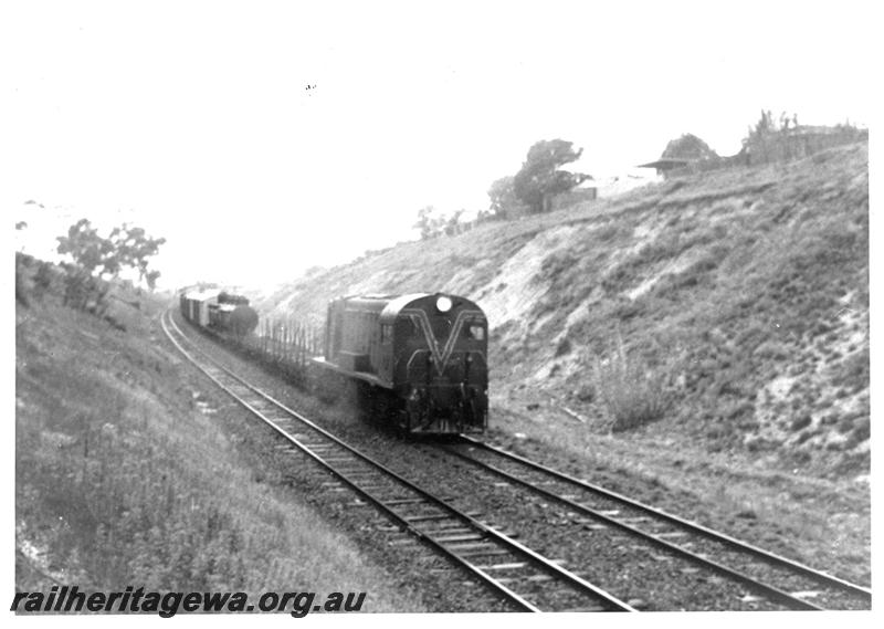 P07038
F class 40, Leederville Bank, goods train
