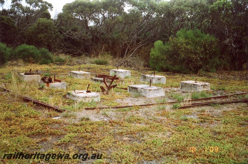 P07130
3 of 19 photos of the remains of the loco facilities at Hopetoun on the abandoned Ravensthorpe to Hopetoun Railway. Foundations of tank stand
