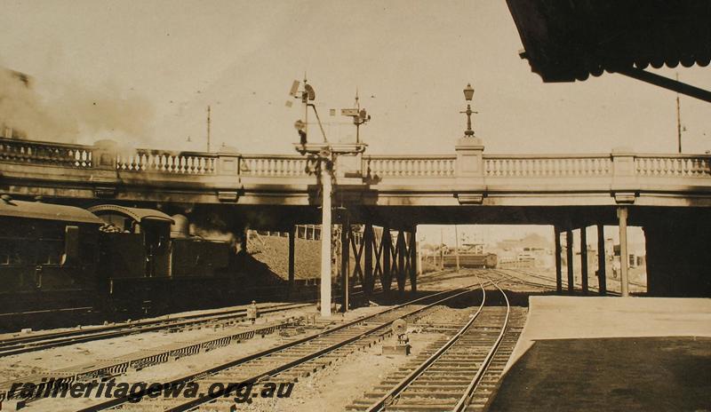 P07202
D class on suburban passenger train, Barrack Street Bridge, Perth station heading east

